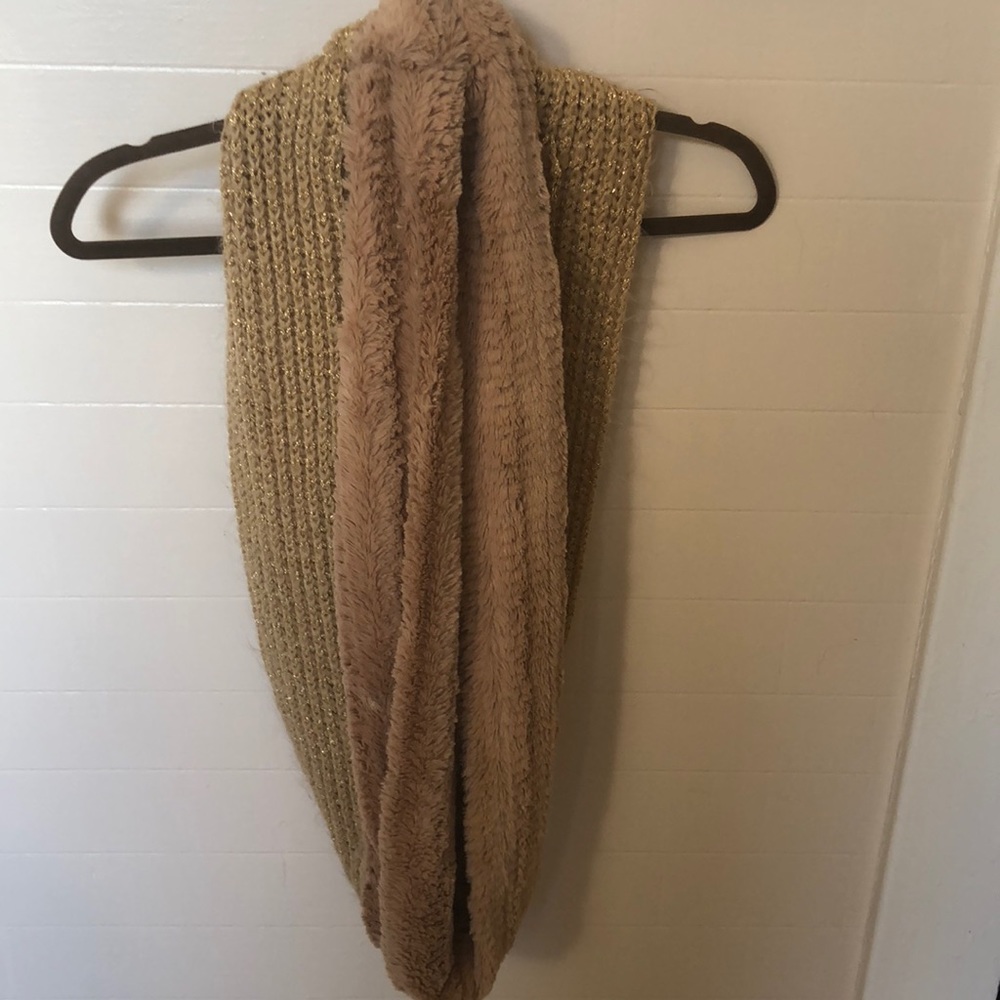 Fur and gold scarf